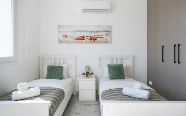 Doria 2-Bedroom Apartment & Balcony in Larnaca
