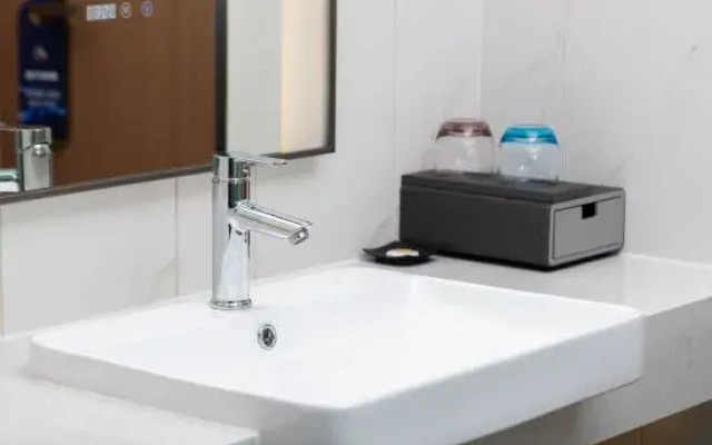 Heyi light luxury hotel