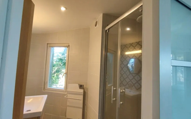 Superb Villa With sea View Near the Beach