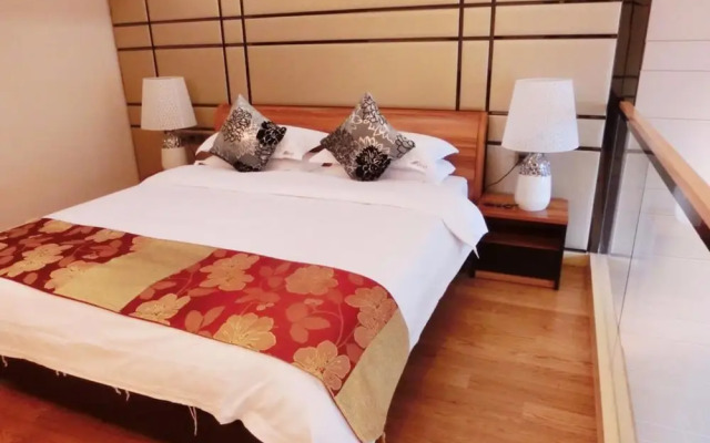 Estay Apartment Poly Central Pivot GZ