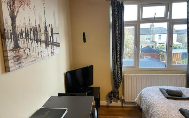 Amazing Studio Apartment in North East London