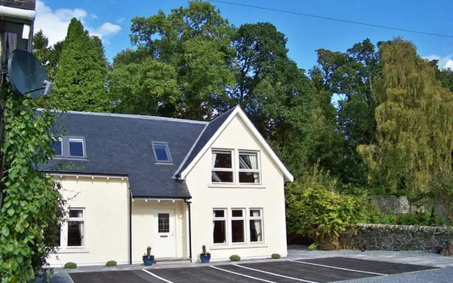 Claymore Guest House and Apartments