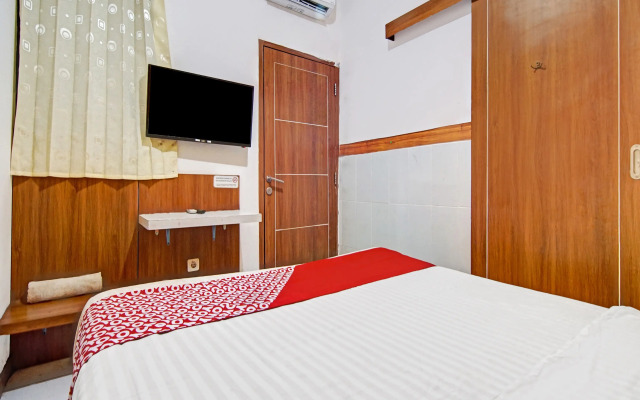 RedDoorz near Mall Of Indonesia