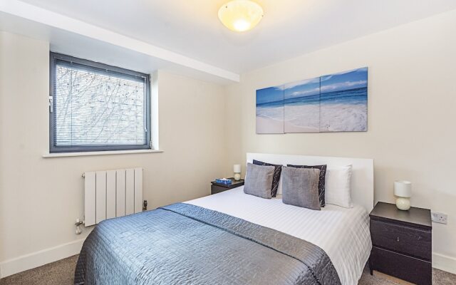 Sublime Lanterns Court One-Bedroom Apartments