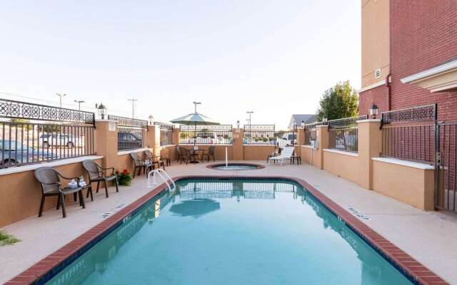 Comfort Inn & Suites Regional Medical Center