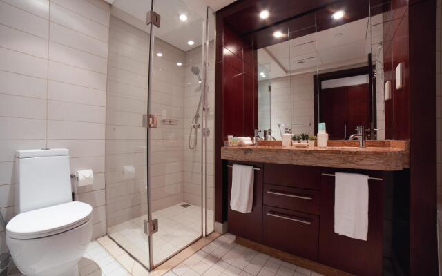 Upgraded Apartment w Stunning Burj Khalifa View