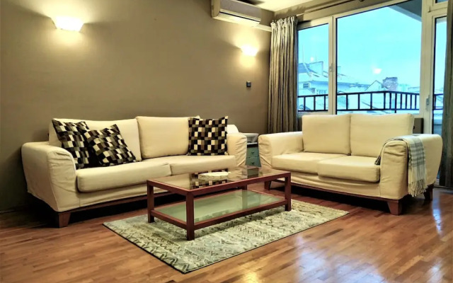 Baratero City Corner II Apartment