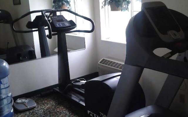 Bridgepointe Inn & Suites