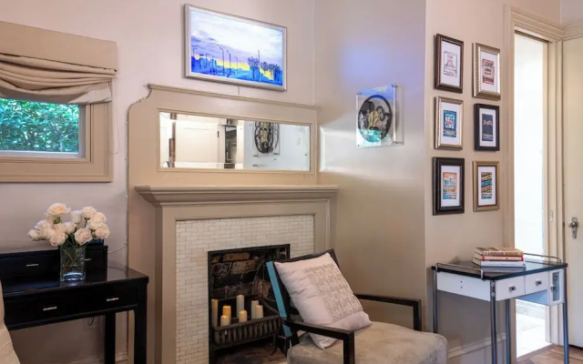 Stonehurst Place Bed & Breakfast