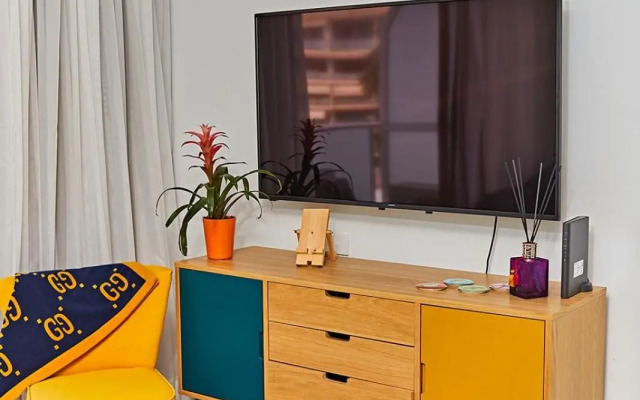 Parrot's House- Yumbo center