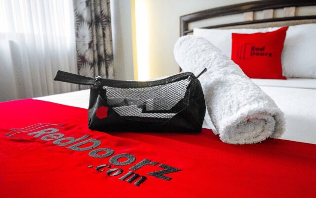RedDoorz Plus near Mango Avenue Cebu
