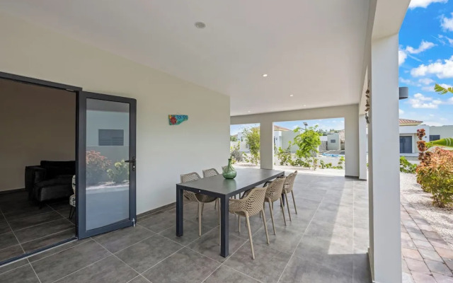 Villa Jasmijn  with private pool, at Mambo Beach