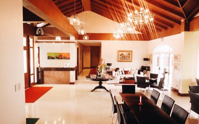 Country Chateau Hotel