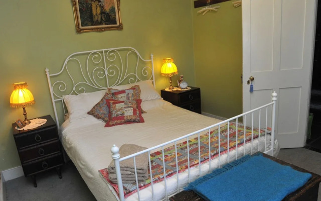 Emma Tiver Heritage Cottage