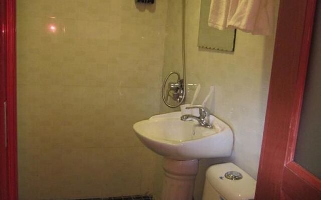 Luoyang White-collar Hotel