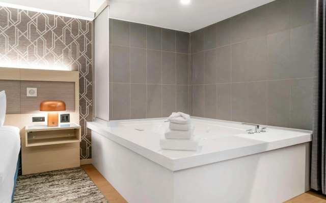 Radisson Plaza Hotel & Suites Kalamazoo