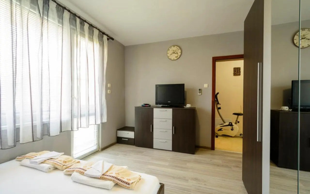 Apartment Yanevi