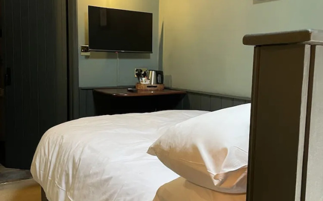 The Plume of Feathers