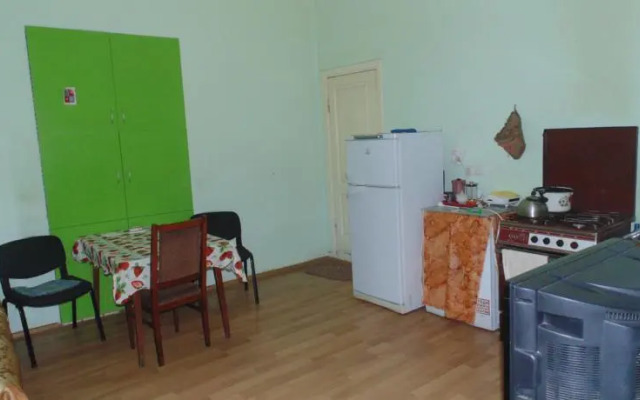 3 Room Home city center