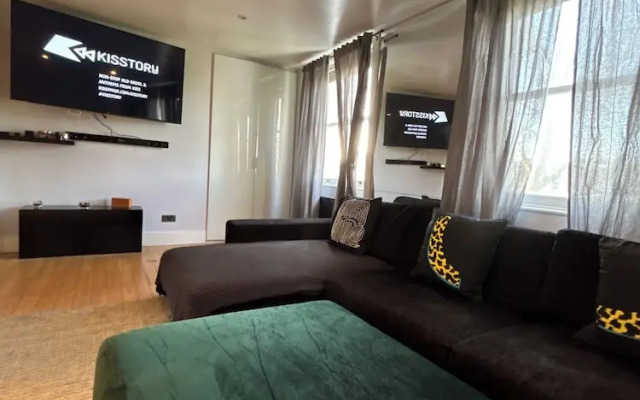 Remarkable 2-bed House in London