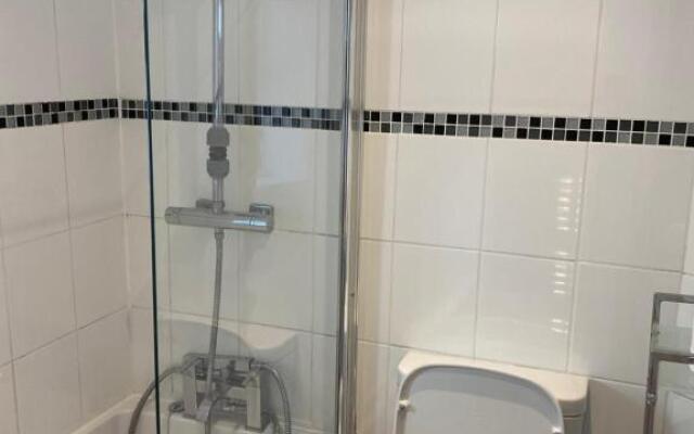 Central Stratford Cozy Double Room