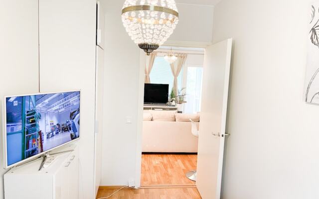 3bed Apartment 18 Mins by Metro to Helsinki Centre