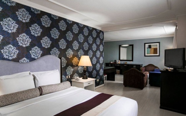 Queen Margarette Hotel - Main
