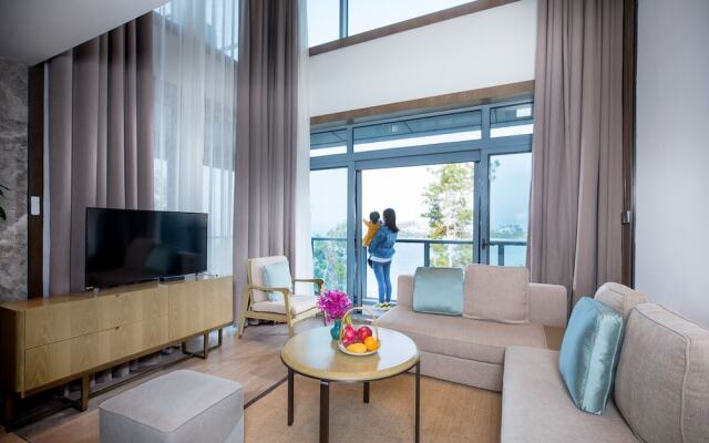 Bright QiandaoLake Resort