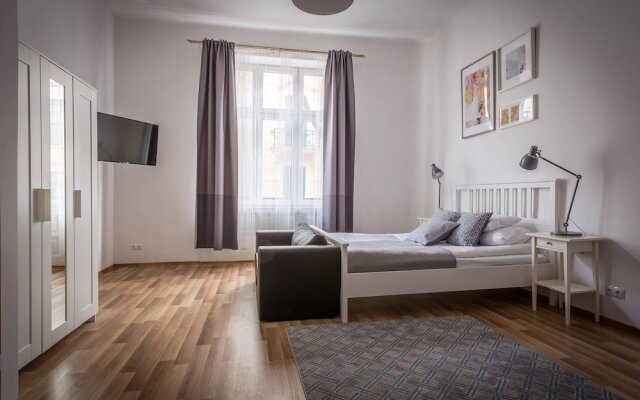 Fragola Budget Rooms & Apartments