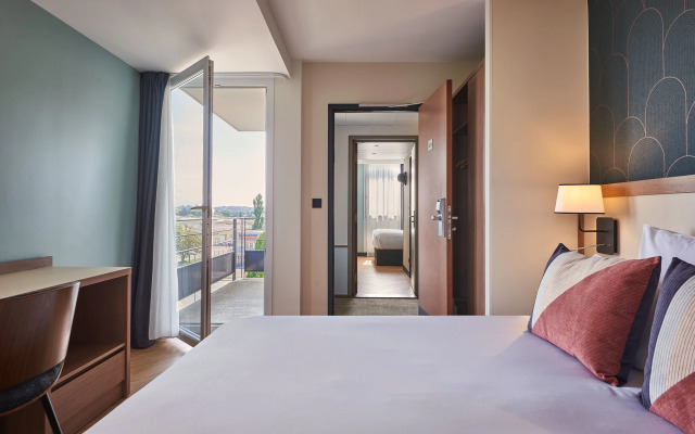 Gatsby Hotel & Restaurant by Happyculture