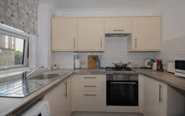 in Bournemouth With 2 Bedrooms and 1 Bathrooms