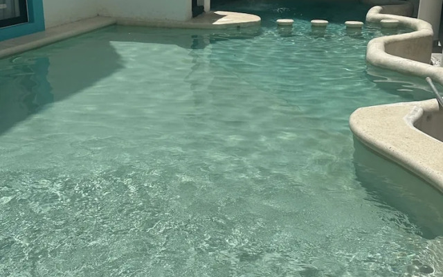 Plaza Nardos Hotel & Suites