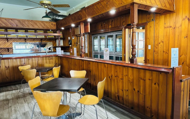 Mossman Exchange & Backpacker Resort