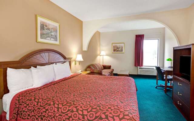 Days Inn & Suites by Wyndham Louisville SW