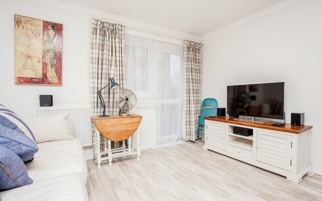 Stunning Spacious South London 1 Bed Apartment with Balcony