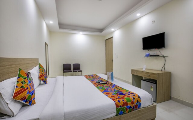 FabHotel Starr Residency