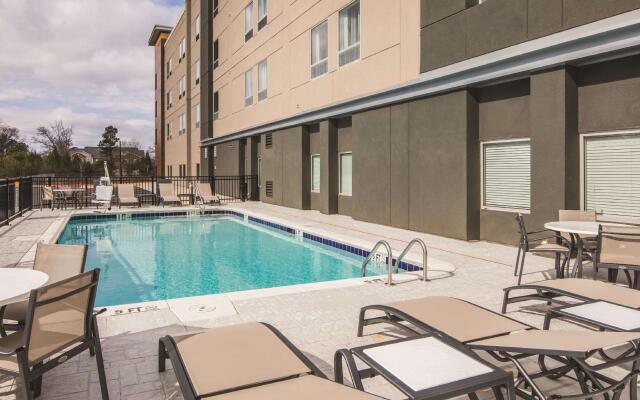 La Quinta Inn & Suites by Wyndham Atlanta South - McDonough