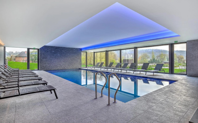 R hotel experiences