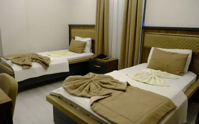 Grand Diamond Hotel