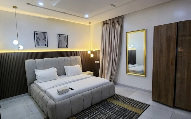 L Rina Apartment
