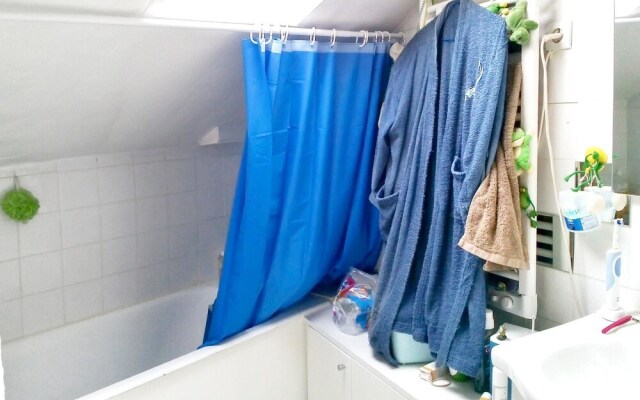 House With one Bedroom in Le Chesnay, With Furnished Garden