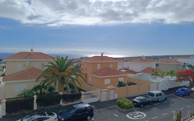Villa-costaadeje-3br-balcony-wifi-parking