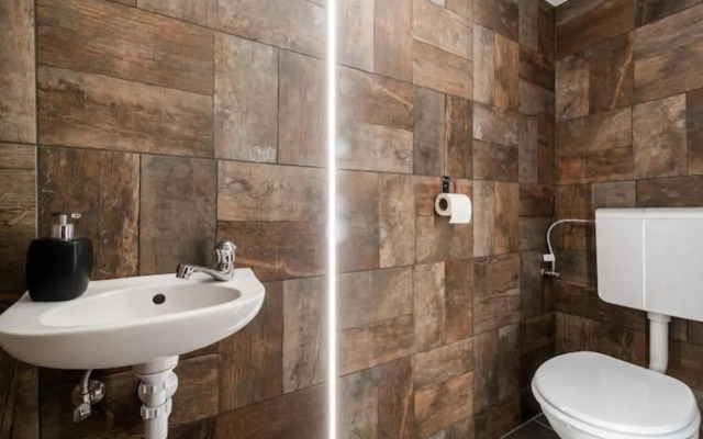 Very stylish and central AC apartment