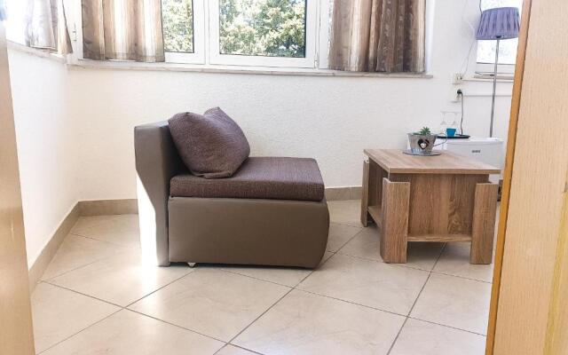 Villa Okruk-10 meters away from the beach