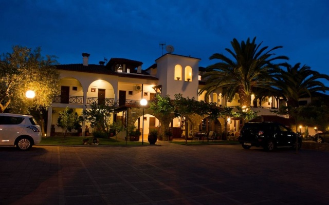 Kamares House Apartments & Studios