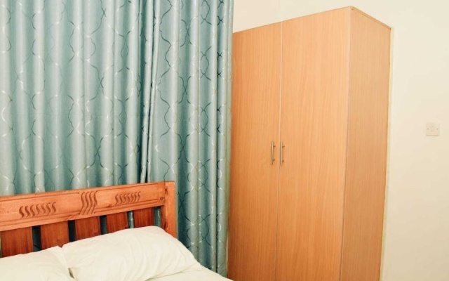 Lux Suites Orkney Apartments TRM Drive