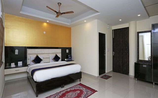 OYO 12833 Century Grand