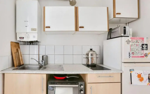 Lovely apt a stone's throw from Montmartre