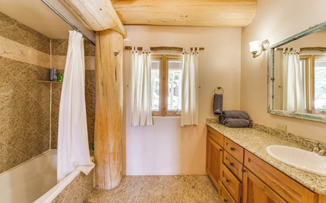 'burning Sky Lodge': Private Hot Tub & Ski-in/out