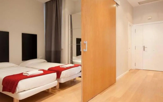 Modern apartment with a large balcony and A/C